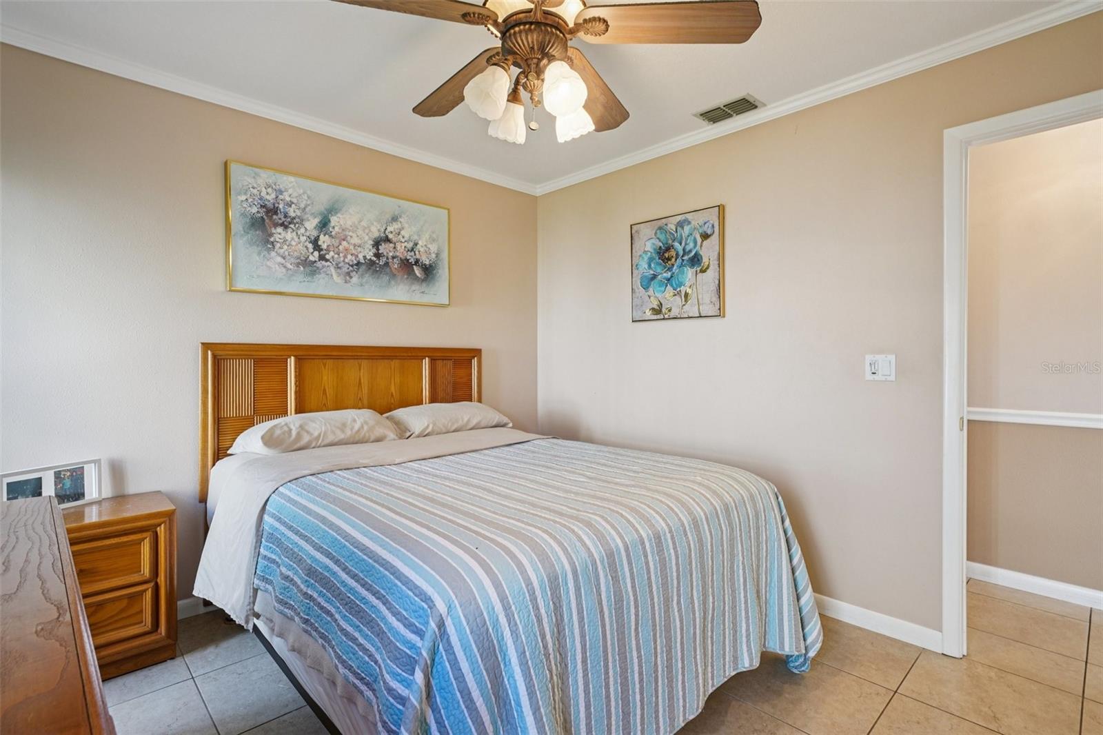 Image 53 of 76 For 10660 41st Court N