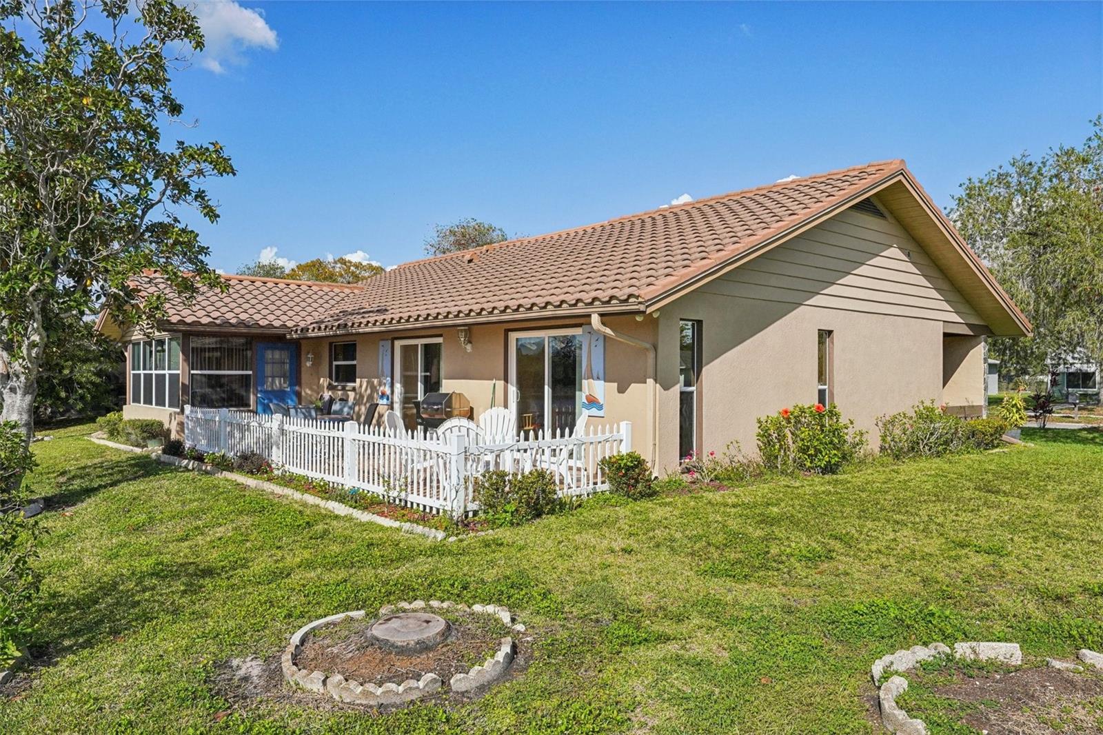 Image 63 of 76 For 10660 41st Court N