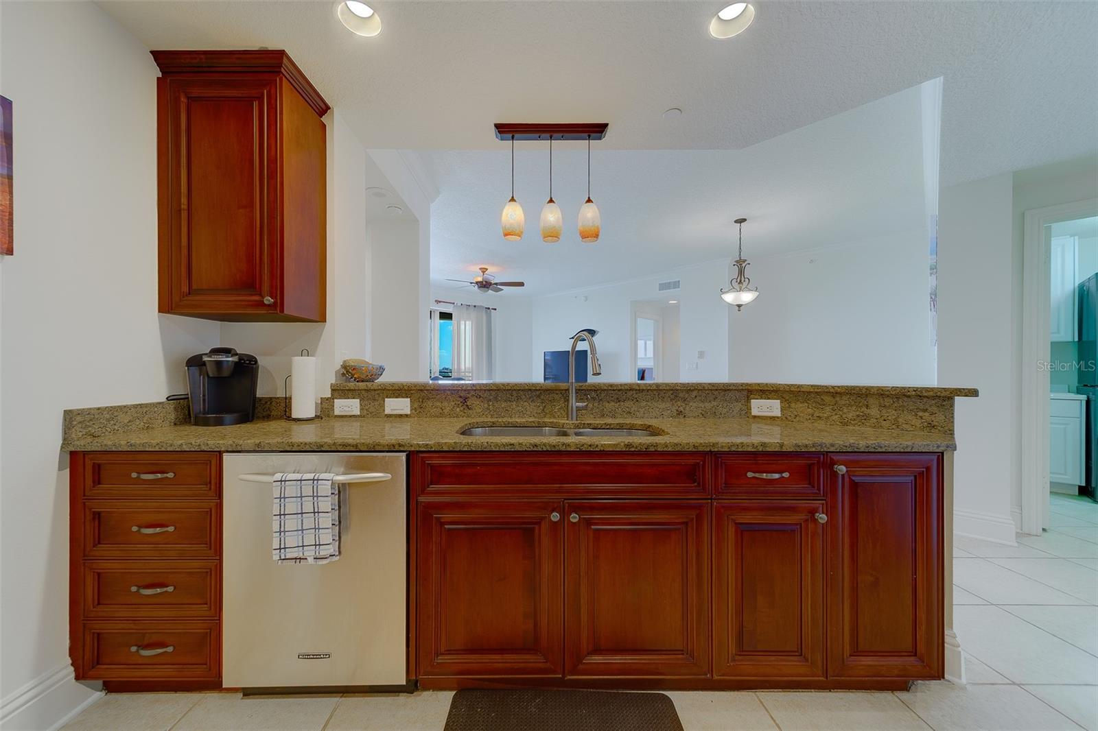 Image 11 of 47 For 11 Baymont Street 1109