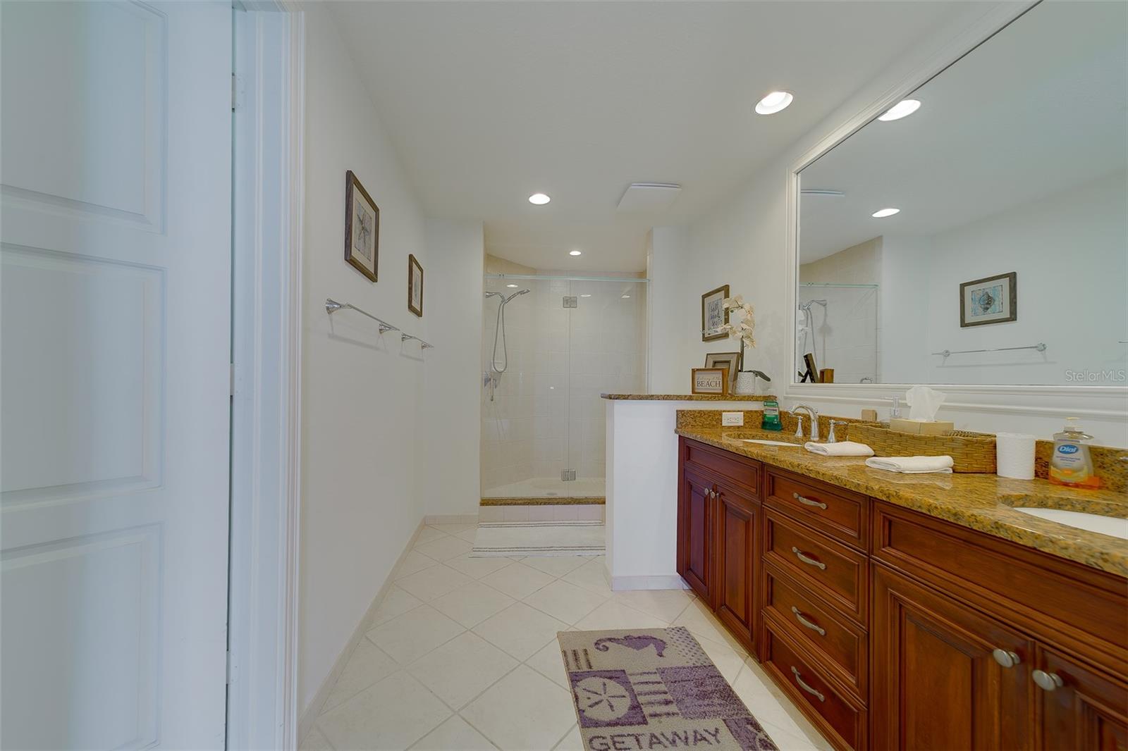 Image 23 of 47 For 11 Baymont Street 1109