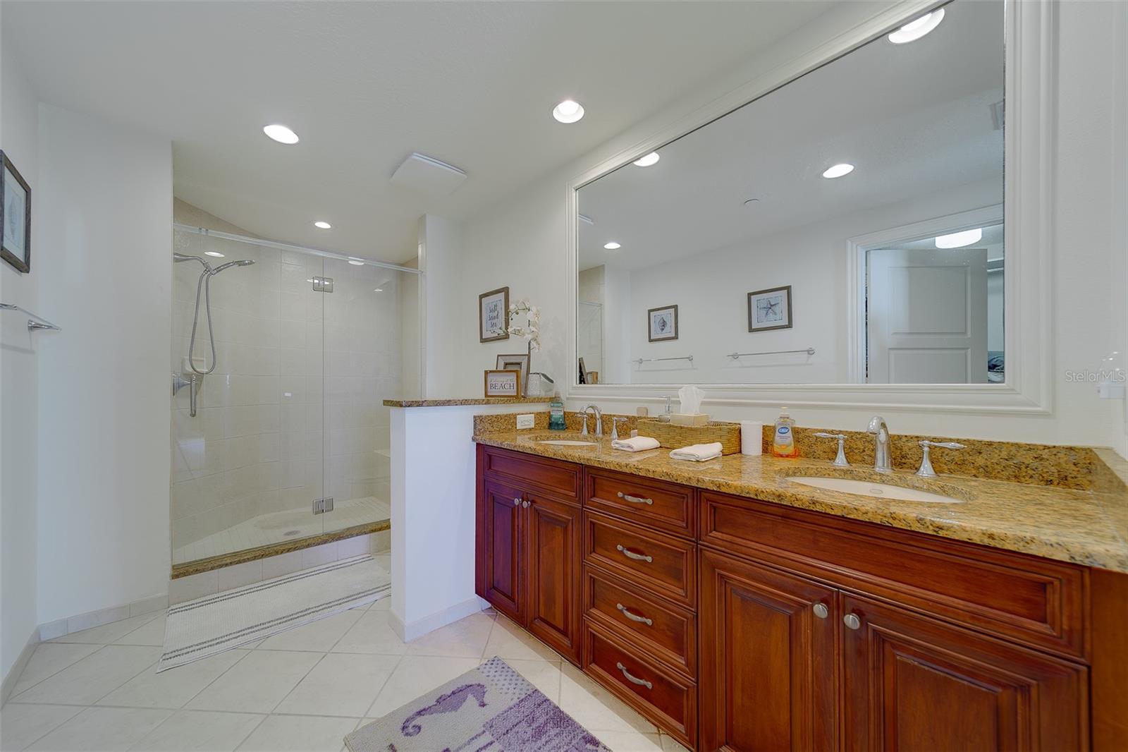 Image 24 of 47 For 11 Baymont Street 1109