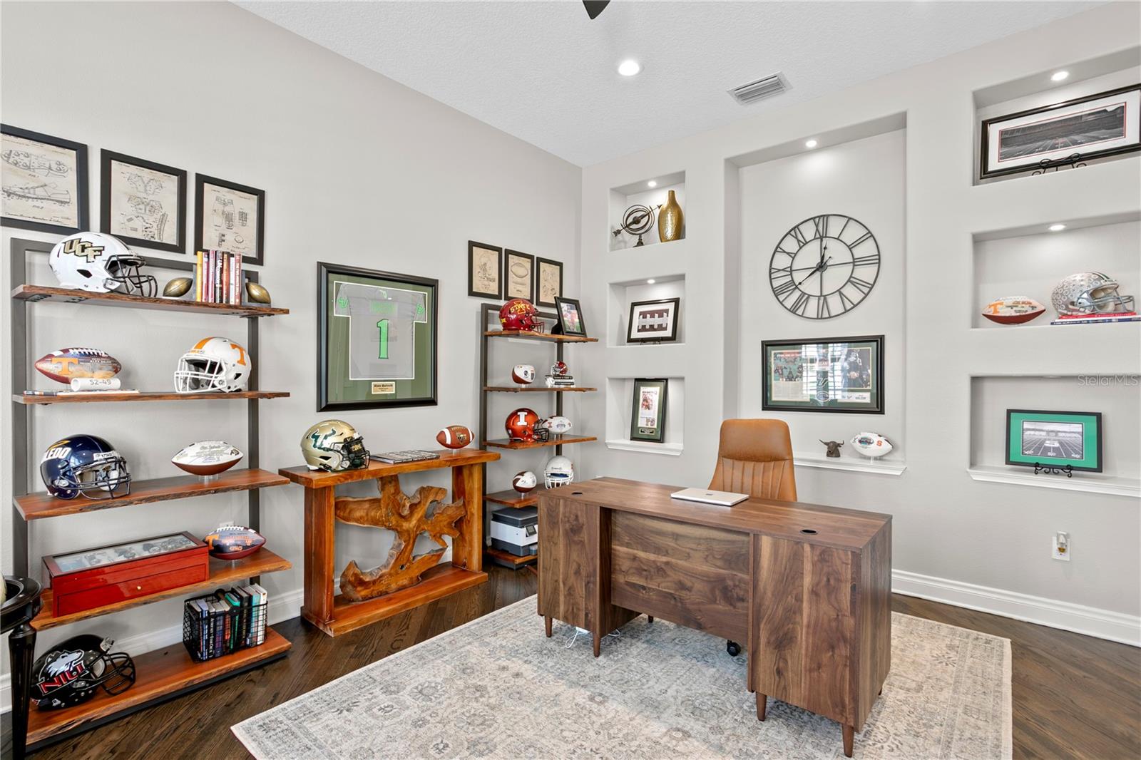 Listing photo id 30 for 16204 Sierra De Avila