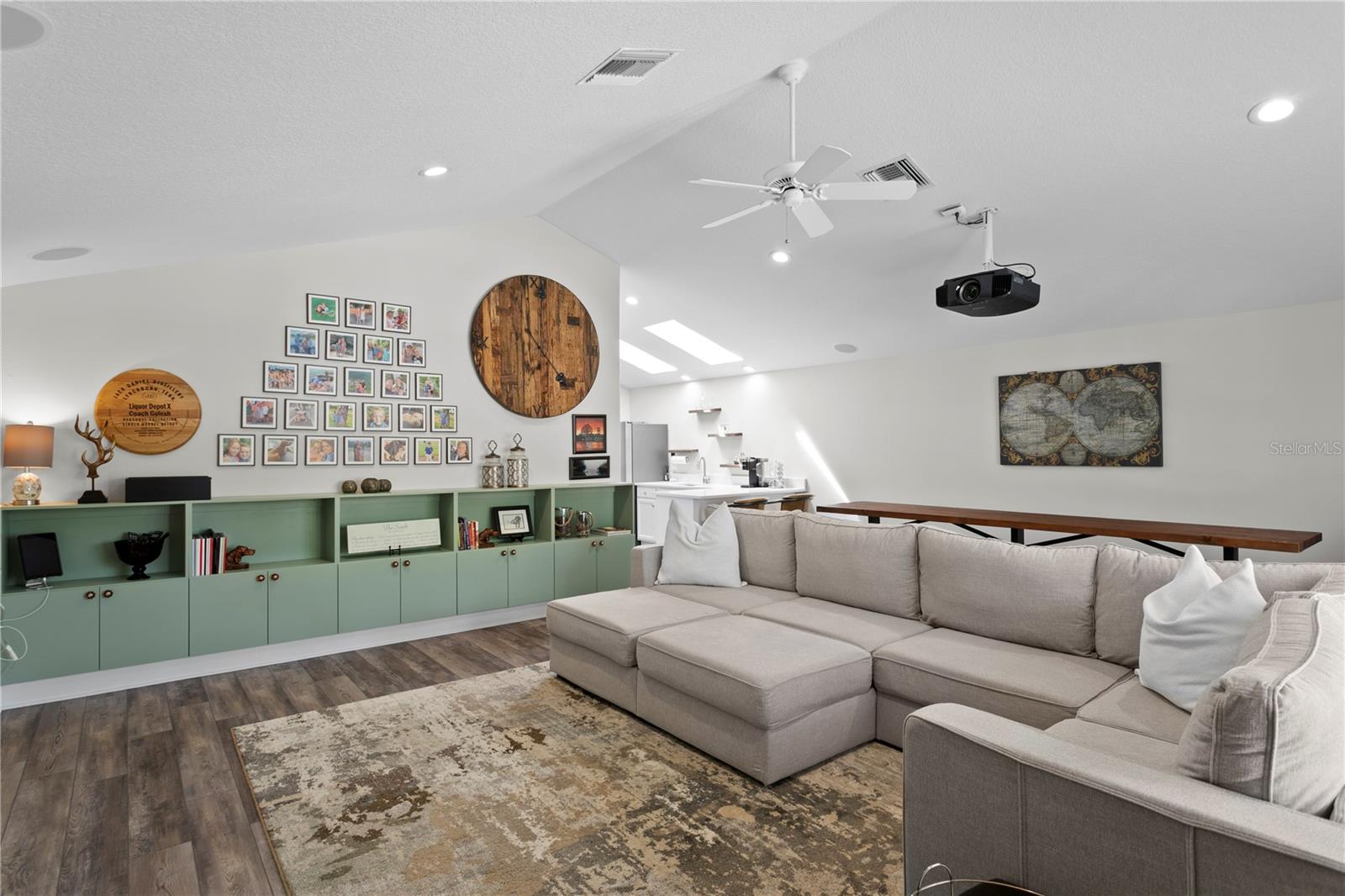 Listing photo id 49 for 16204 Sierra De Avila