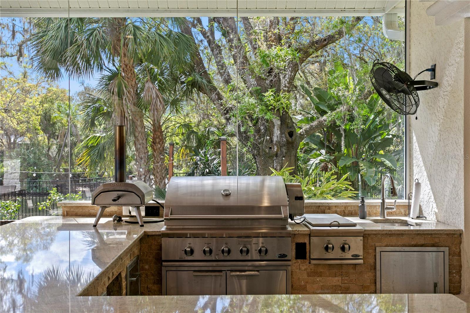 Listing photo id 60 for 16204 Sierra De Avila