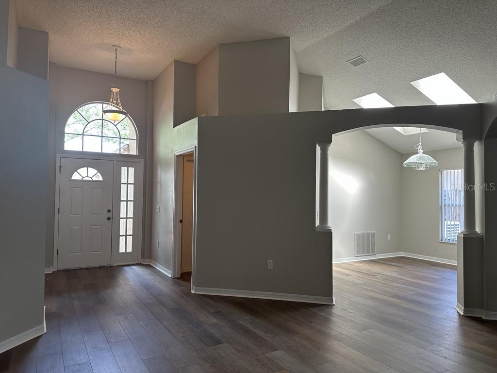 Image 4 of 26 For 8928 Southbay Drive