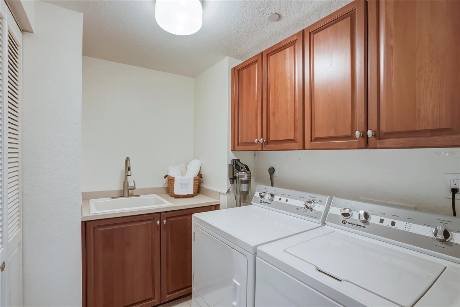 Listing photo id 12 for 1180 Gulf Boulevard 1805