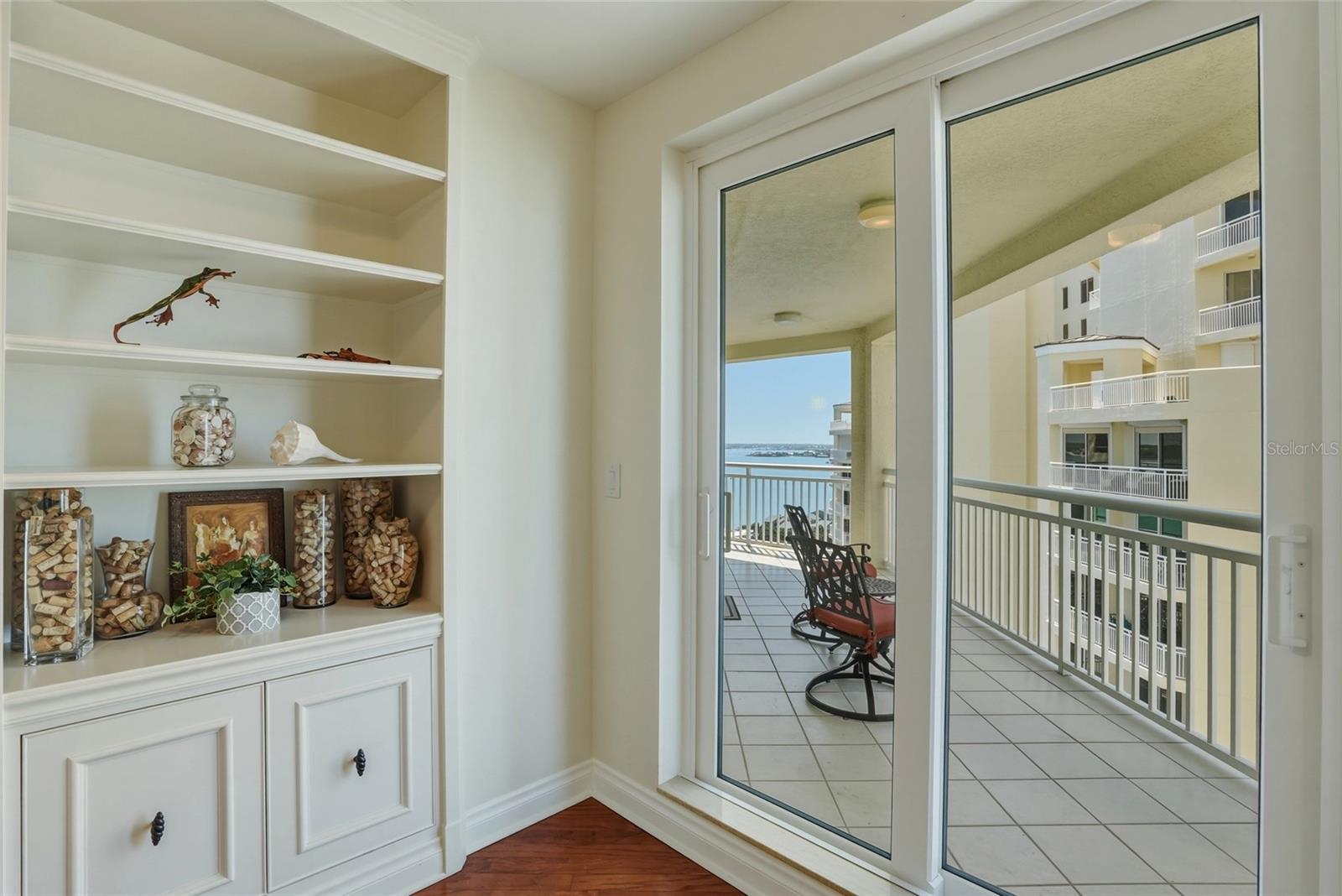 Listing photo id 28 for 1180 Gulf Boulevard 1805