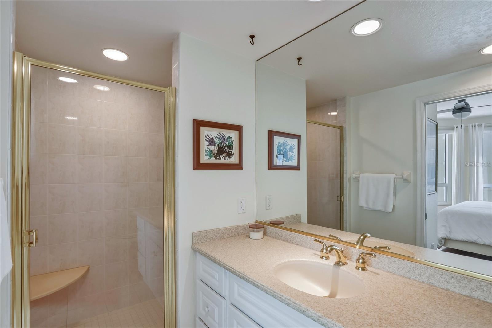 Listing photo id 30 for 1180 Gulf Boulevard 1805