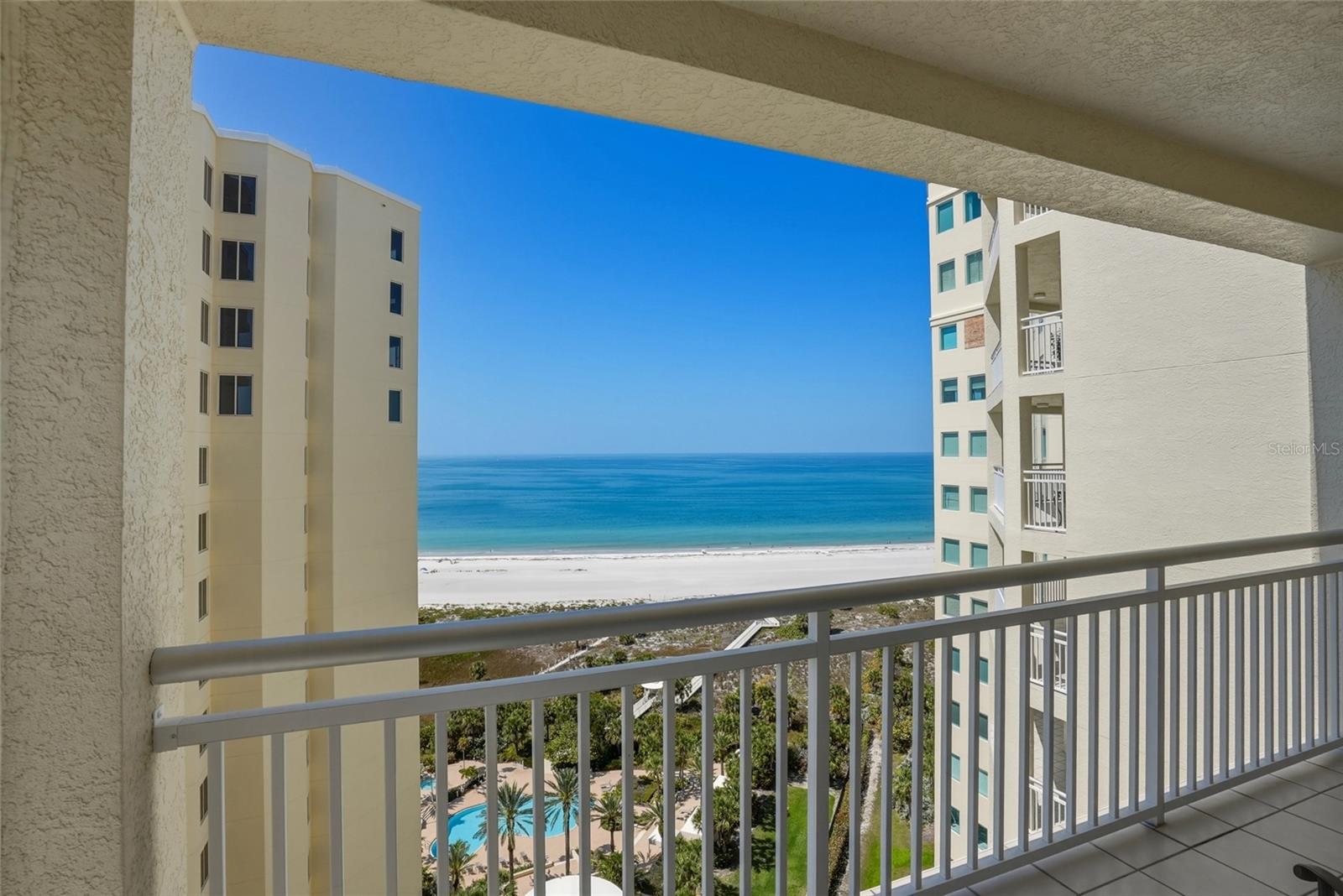 Listing photo id 34 for 1180 Gulf Boulevard 1805