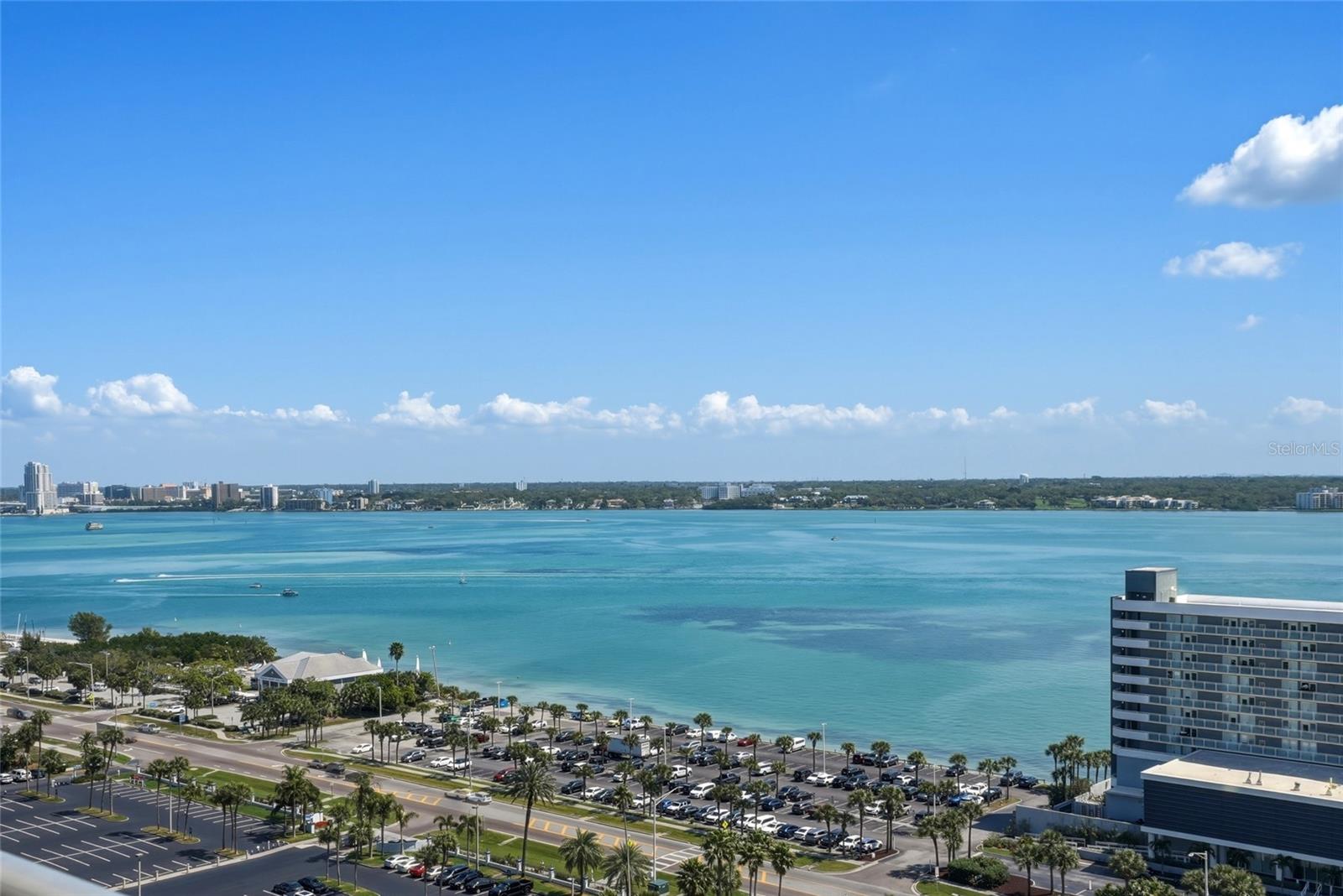 Listing photo id 37 for 1180 Gulf Boulevard 1805
