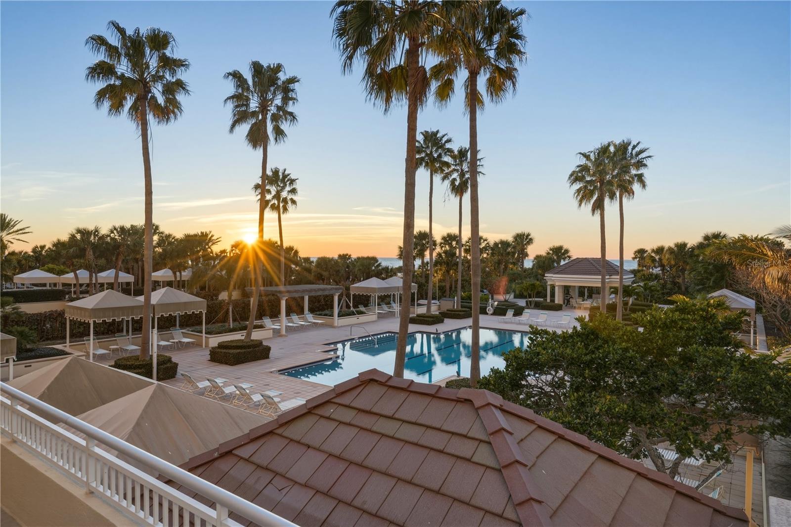 Listing photo id 40 for 1180 Gulf Boulevard 1805