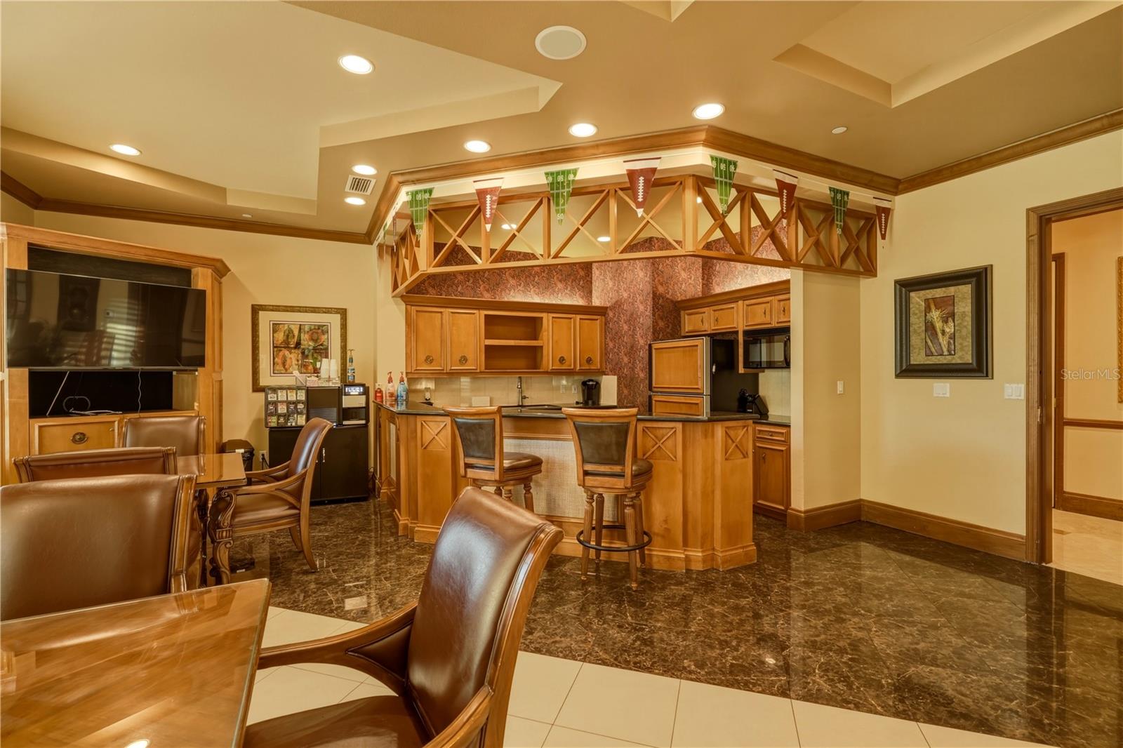 Listing photo id 69 for 1180 Gulf Boulevard 1805