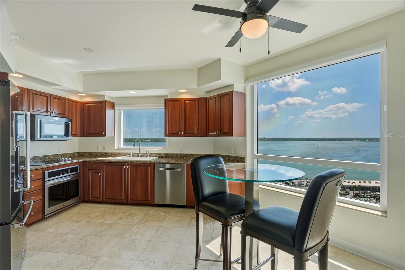 Listing photo id 7 for 1180 Gulf Boulevard 1805