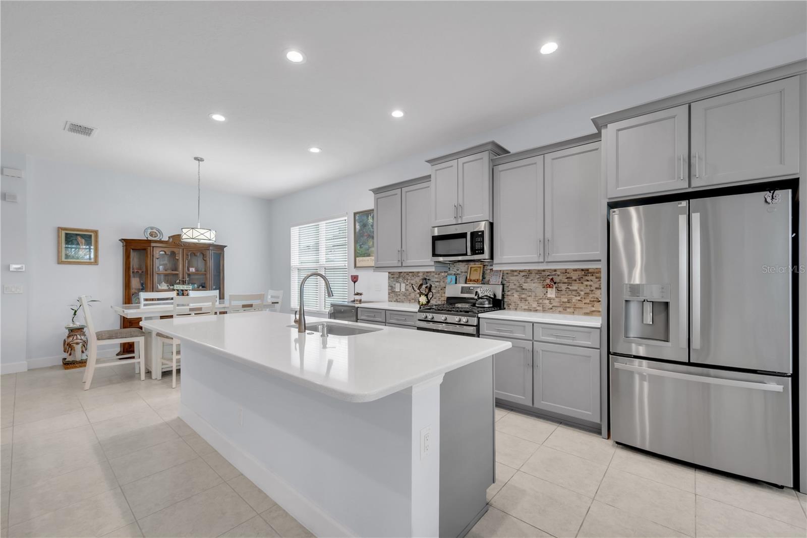 Image 11 of 51 For 4916 Sevilla Shores Drive