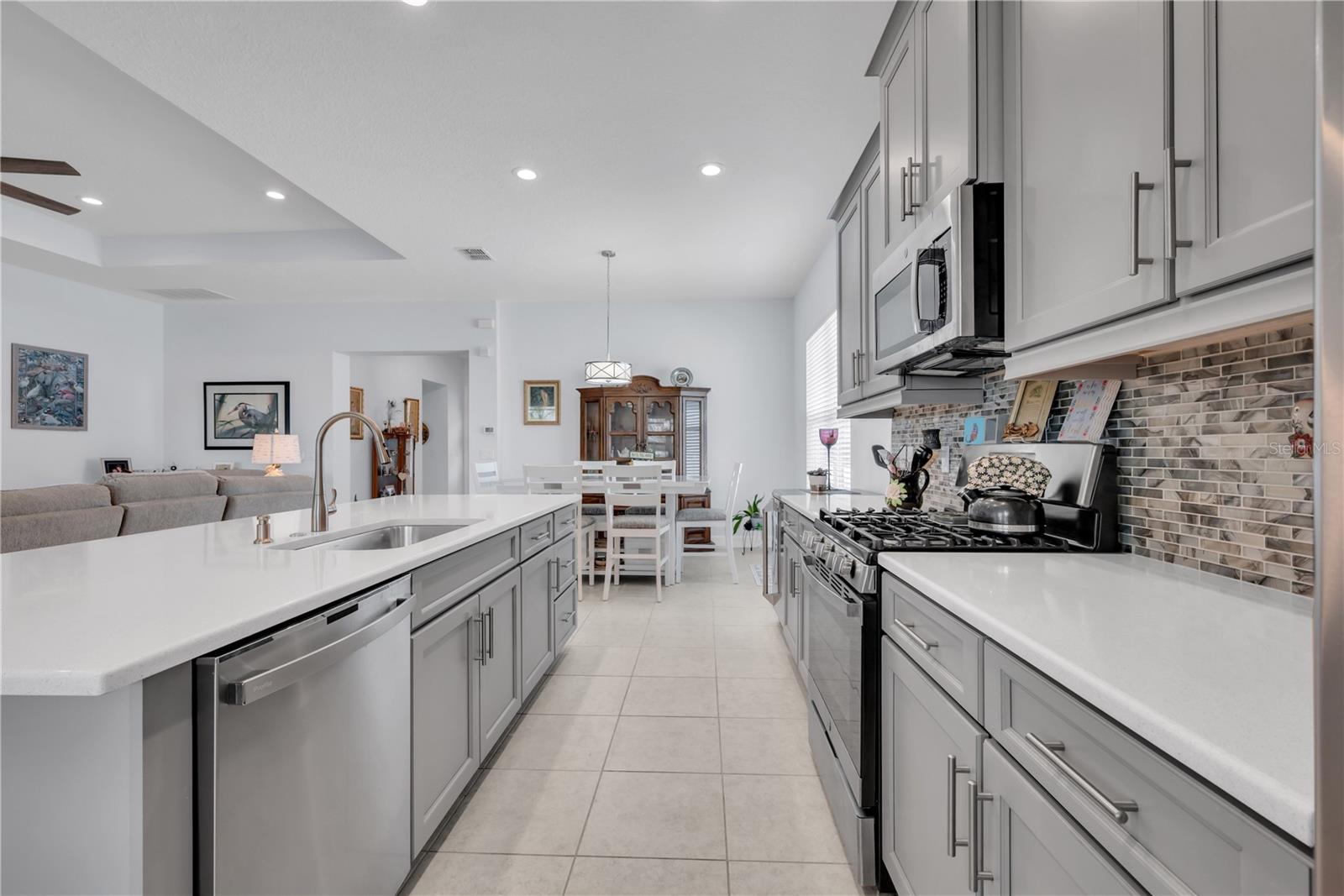 Image 13 of 51 For 4916 Sevilla Shores Drive