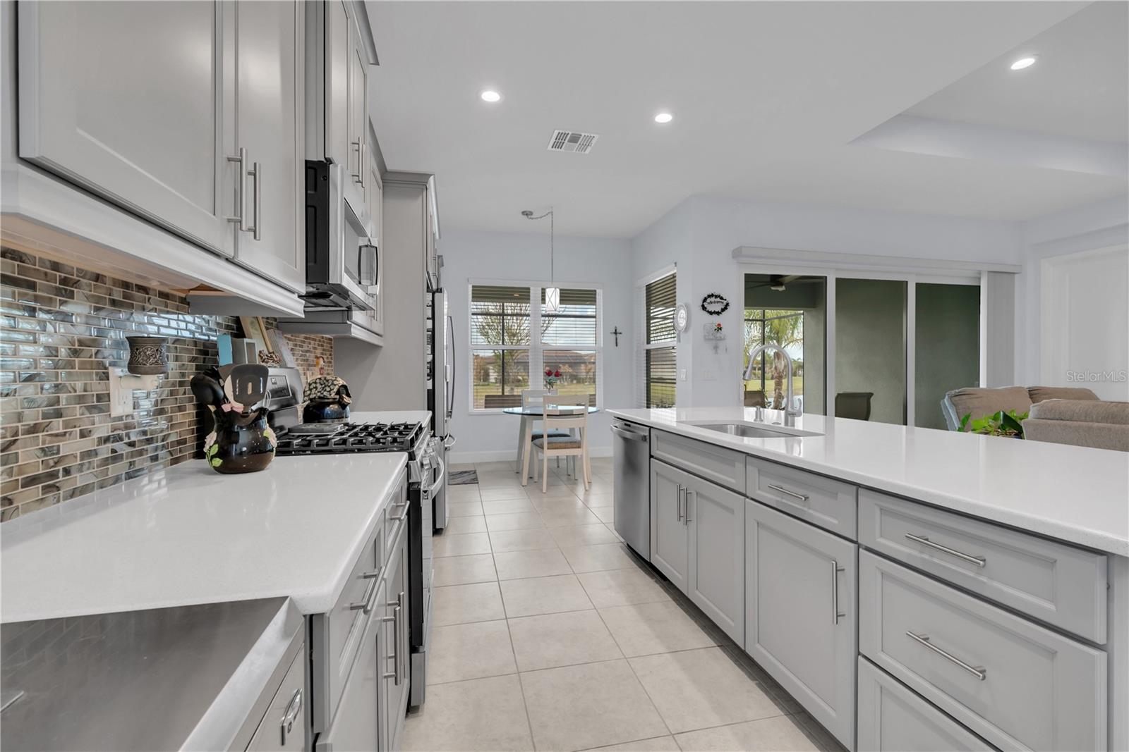 Image 14 of 51 For 4916 Sevilla Shores Drive