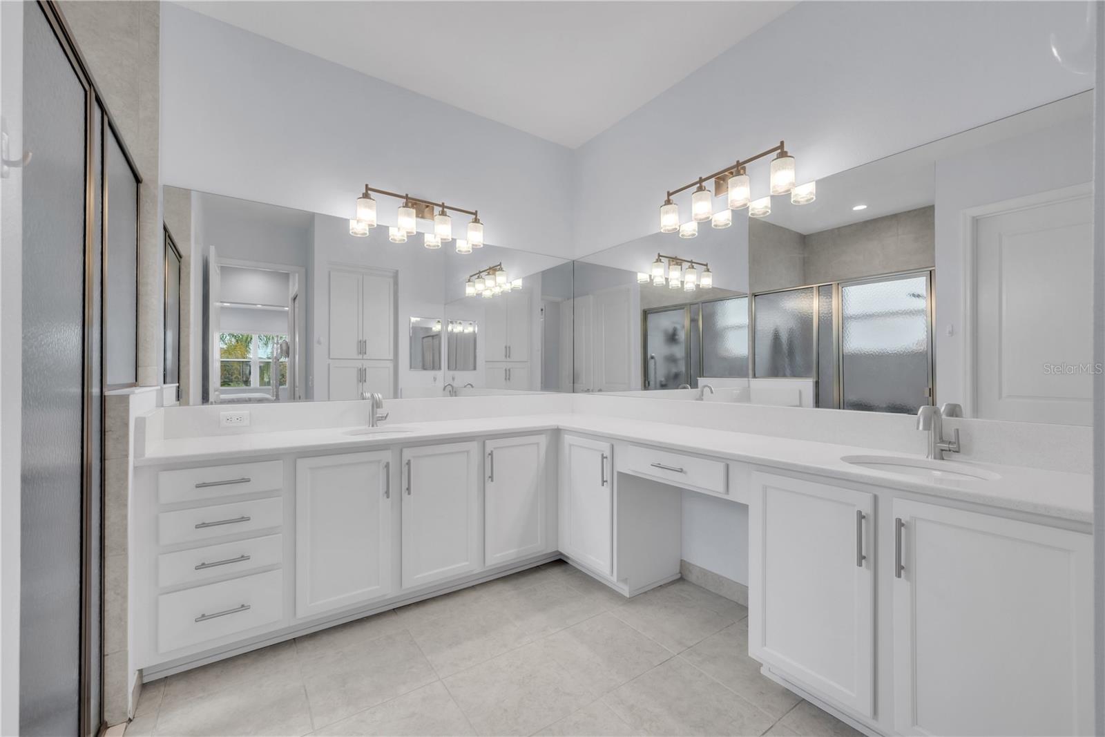 Image 20 of 51 For 4916 Sevilla Shores Drive