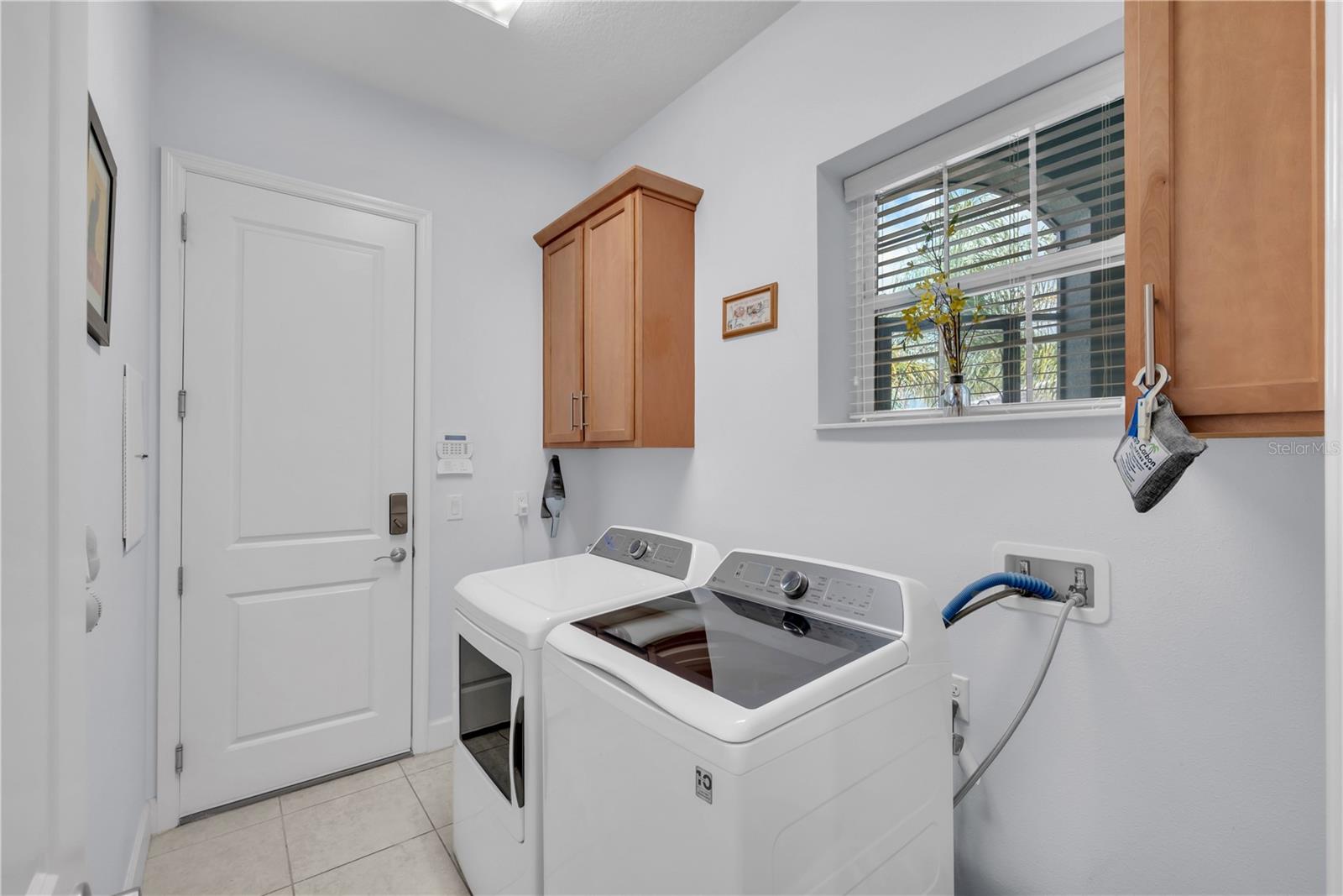 Image 25 of 51 For 4916 Sevilla Shores Drive