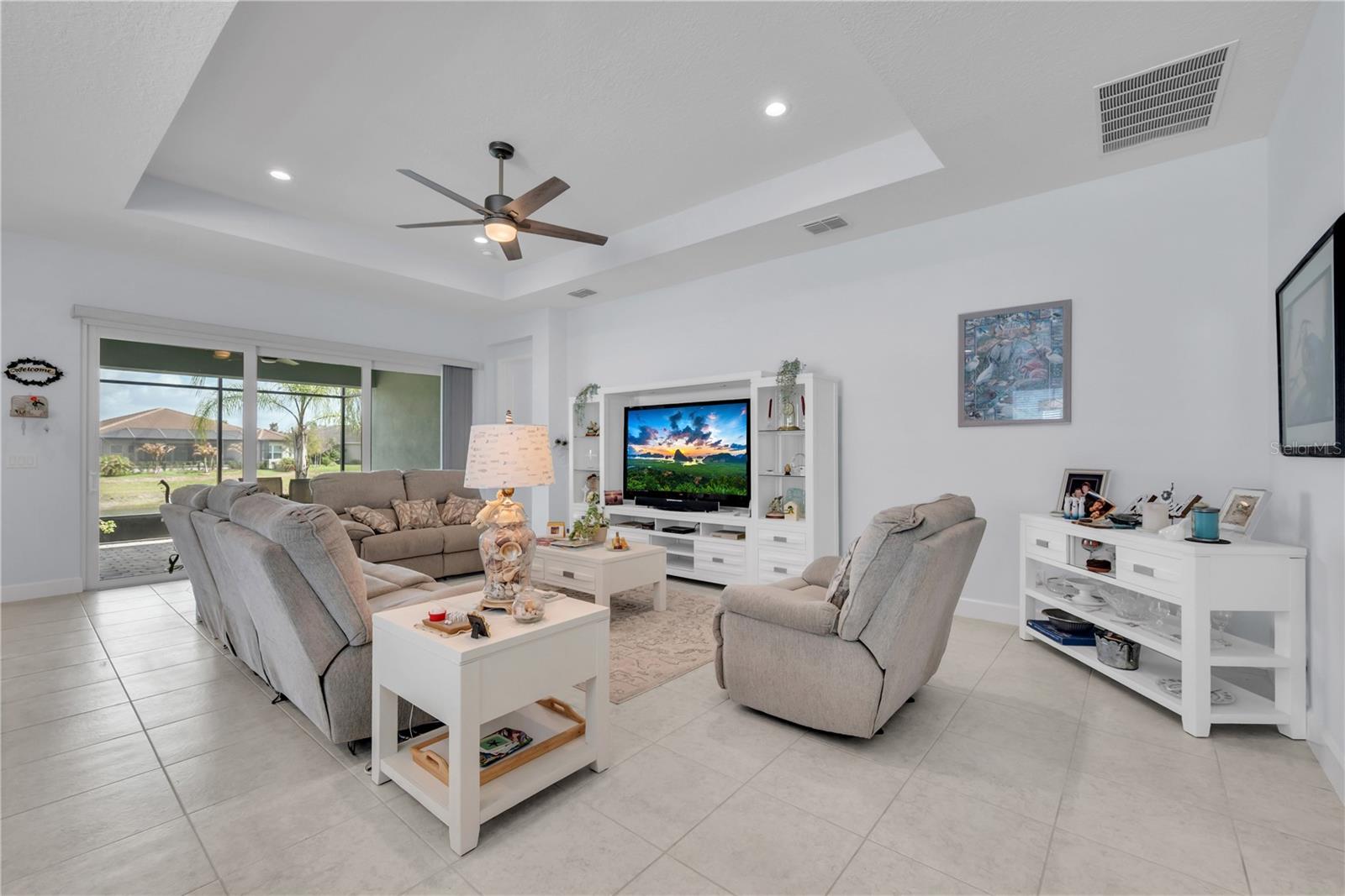 Image 8 of 51 For 4916 Sevilla Shores Drive