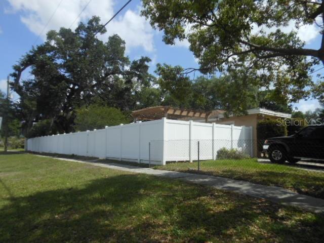 Listing photo id 0 for 2925 Paris Street