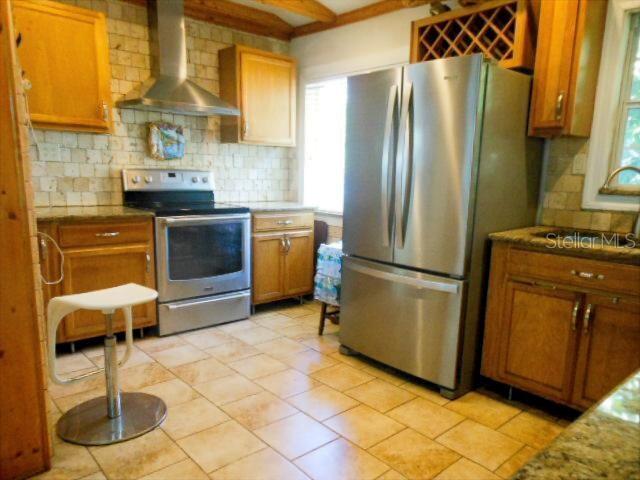 Listing photo id 5 for 2925 Paris Street