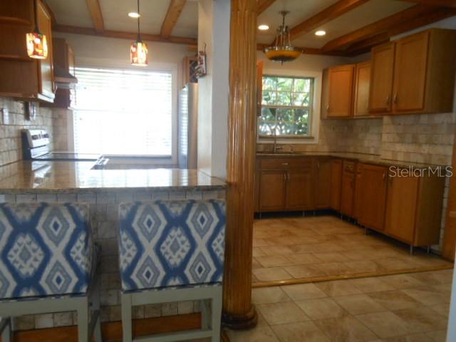 Listing photo id 7 for 2925 Paris Street