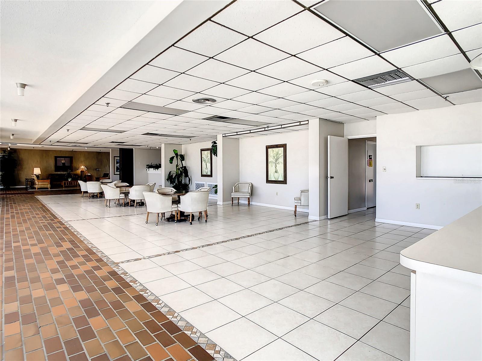 Image 31 of 91 For 15462 Gulf Boulevard 501