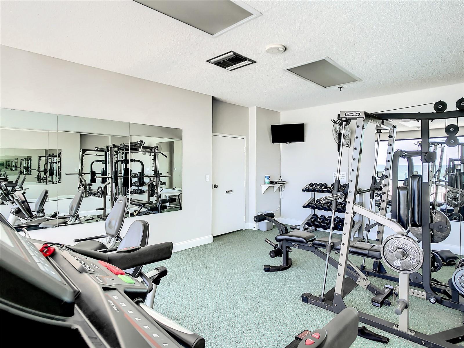 Image 37 of 91 For 15462 Gulf Boulevard 501