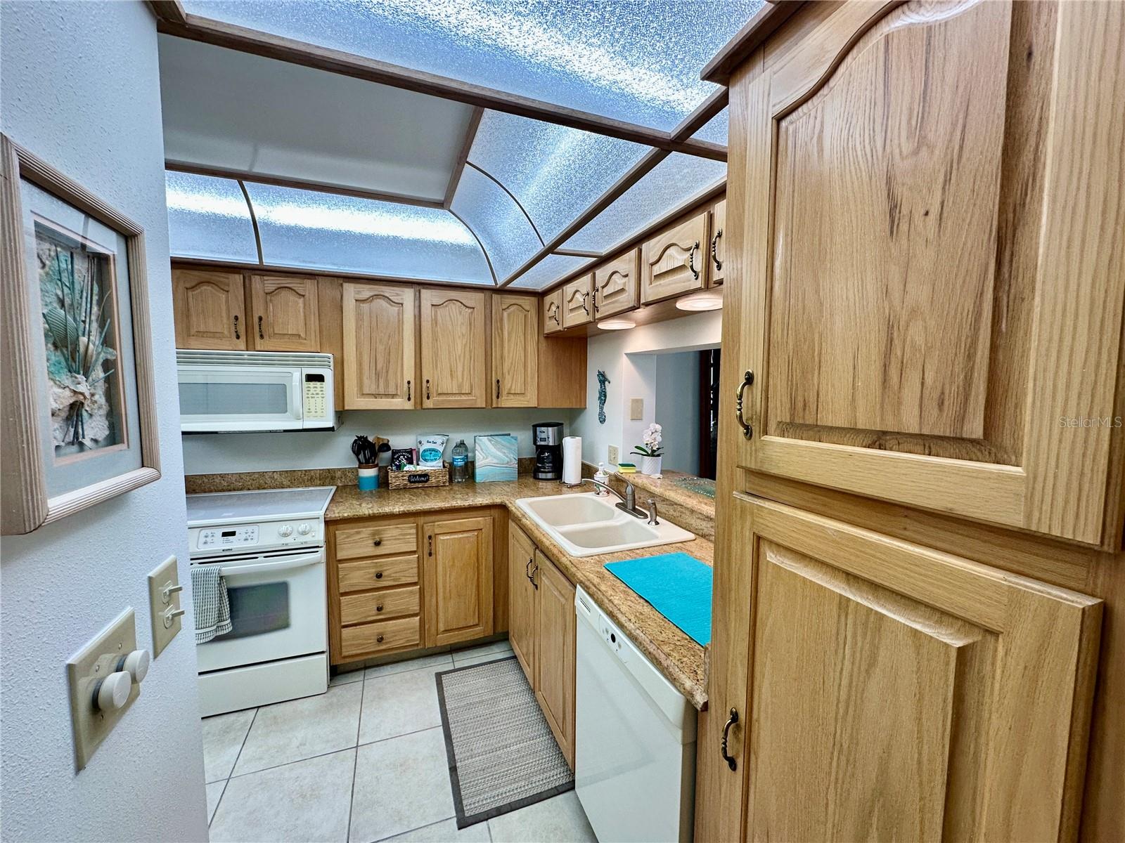 Image 52 of 91 For 15462 Gulf Boulevard 501