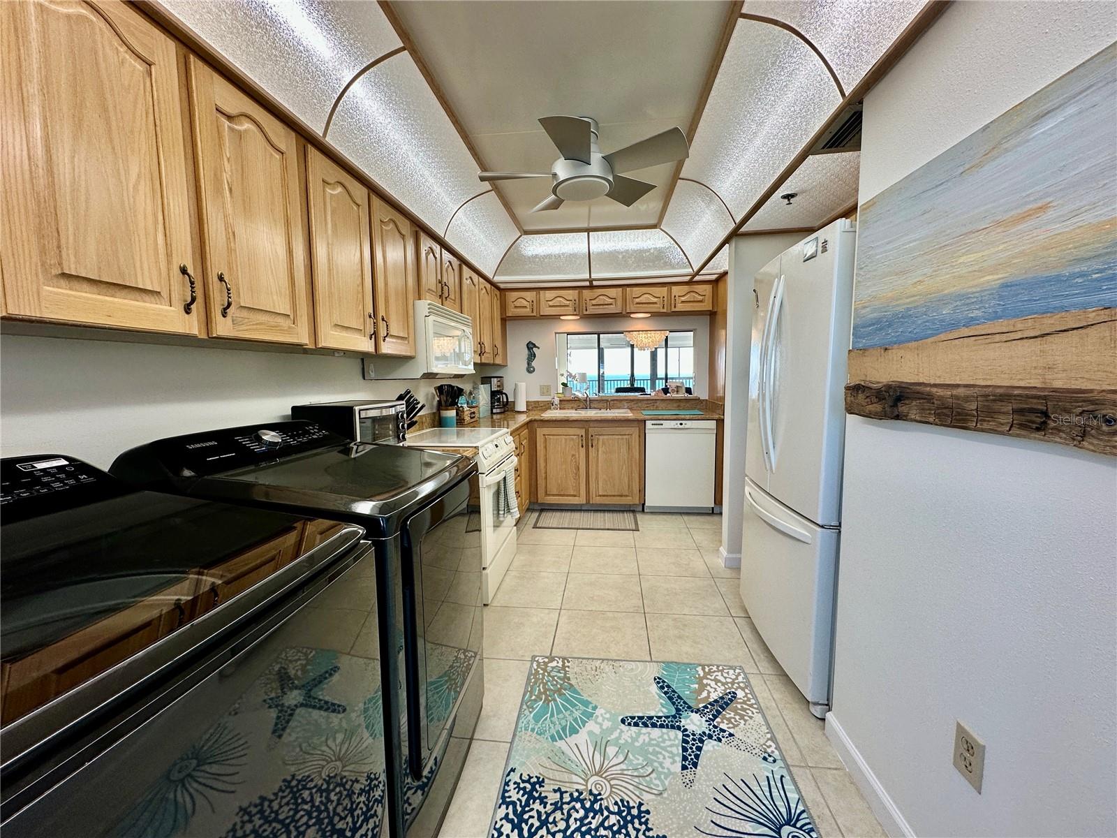 Image 63 of 91 For 15462 Gulf Boulevard 501