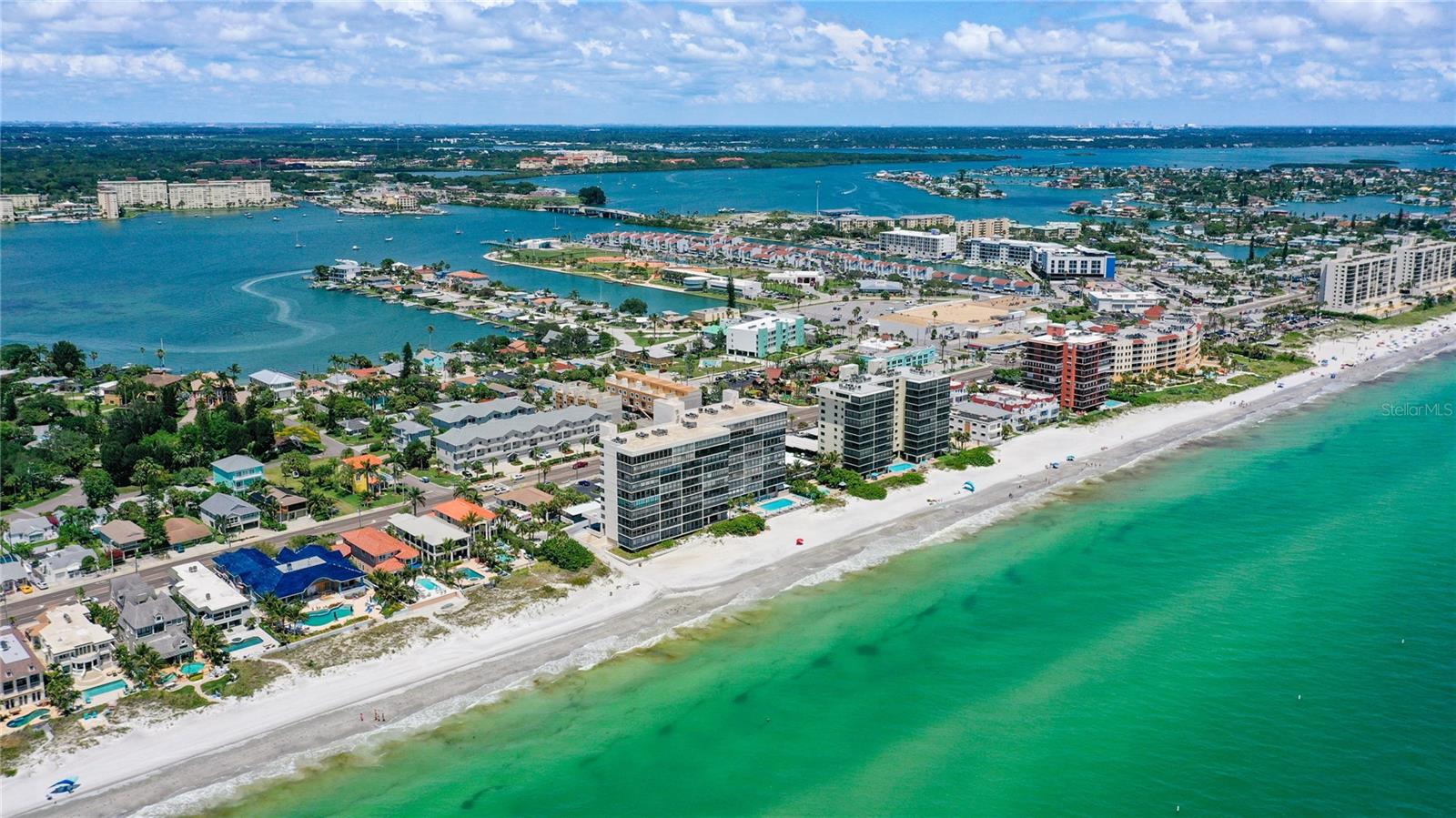 Image 7 of 91 For 15462 Gulf Boulevard 501