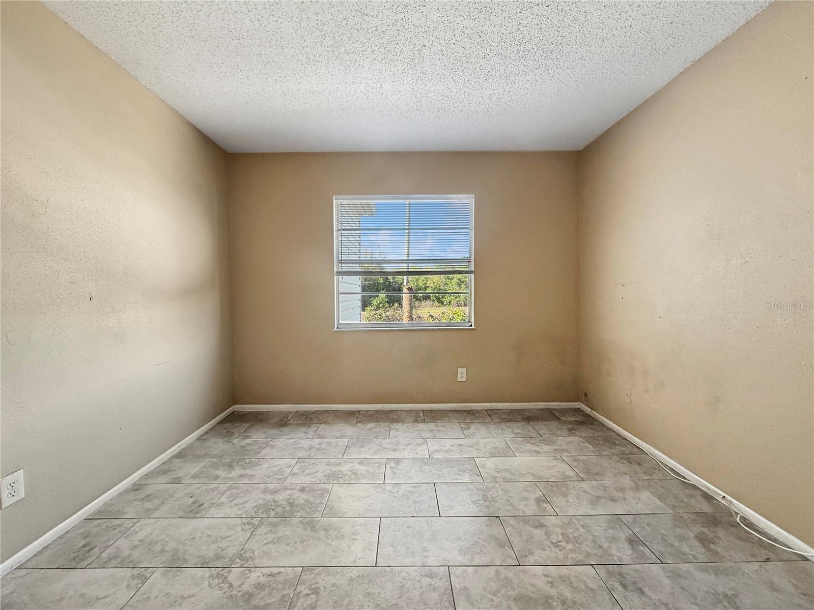 Image 18 of 41 For 7210 Manhattan Avenue 2524