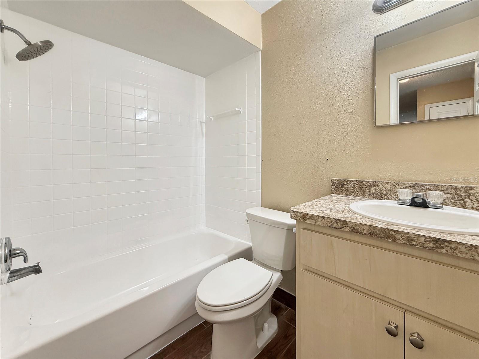 Image 20 of 41 For 7210 Manhattan Avenue 2524