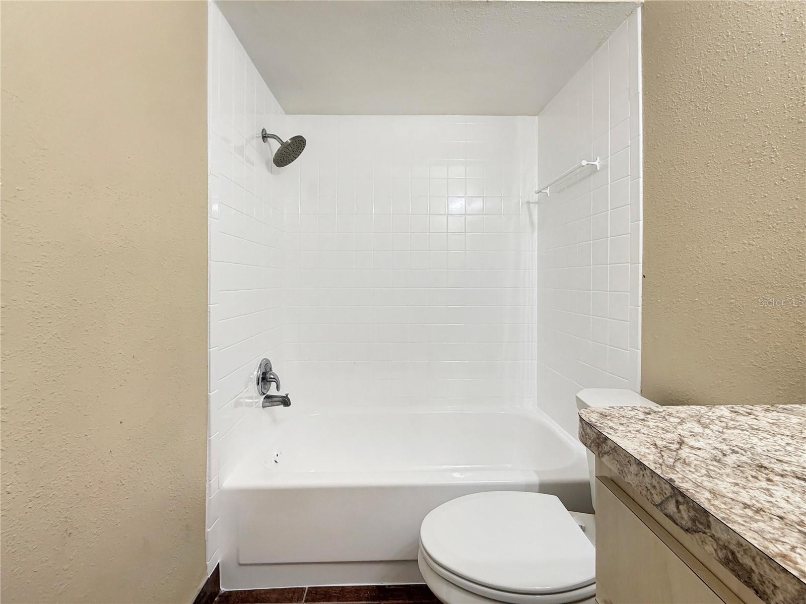 Image 21 of 41 For 7210 Manhattan Avenue 2524