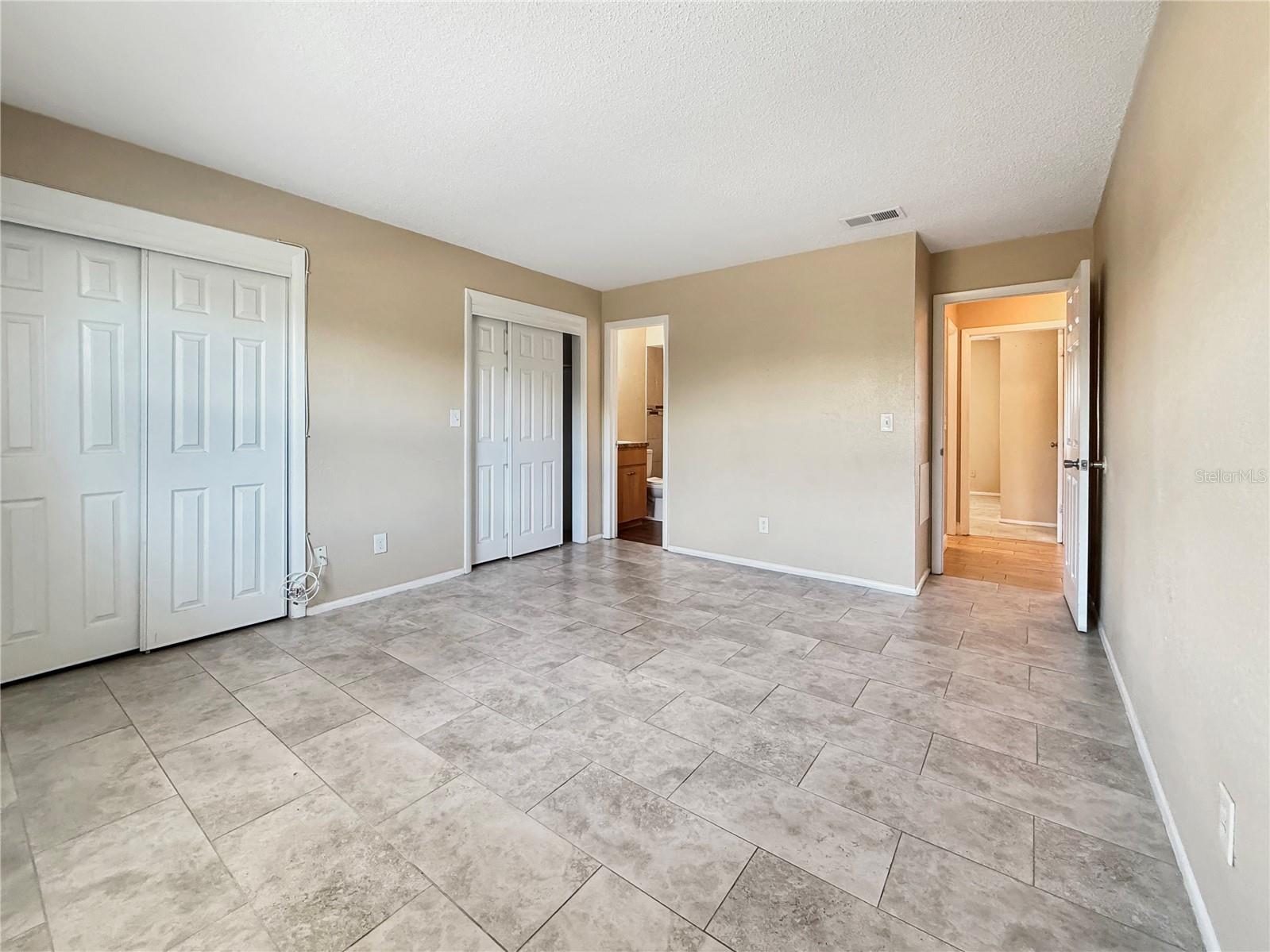 Image 27 of 41 For 7210 Manhattan Avenue 2524