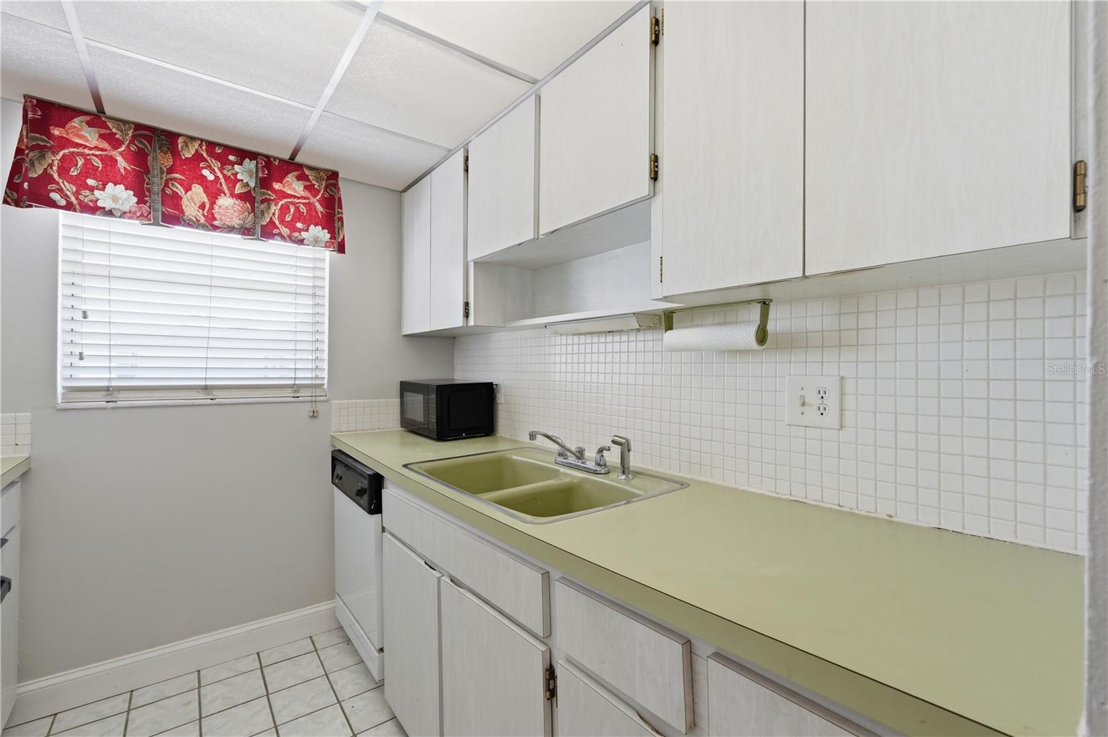 Image 17 of 28 For 2750 Bay Drive 14e