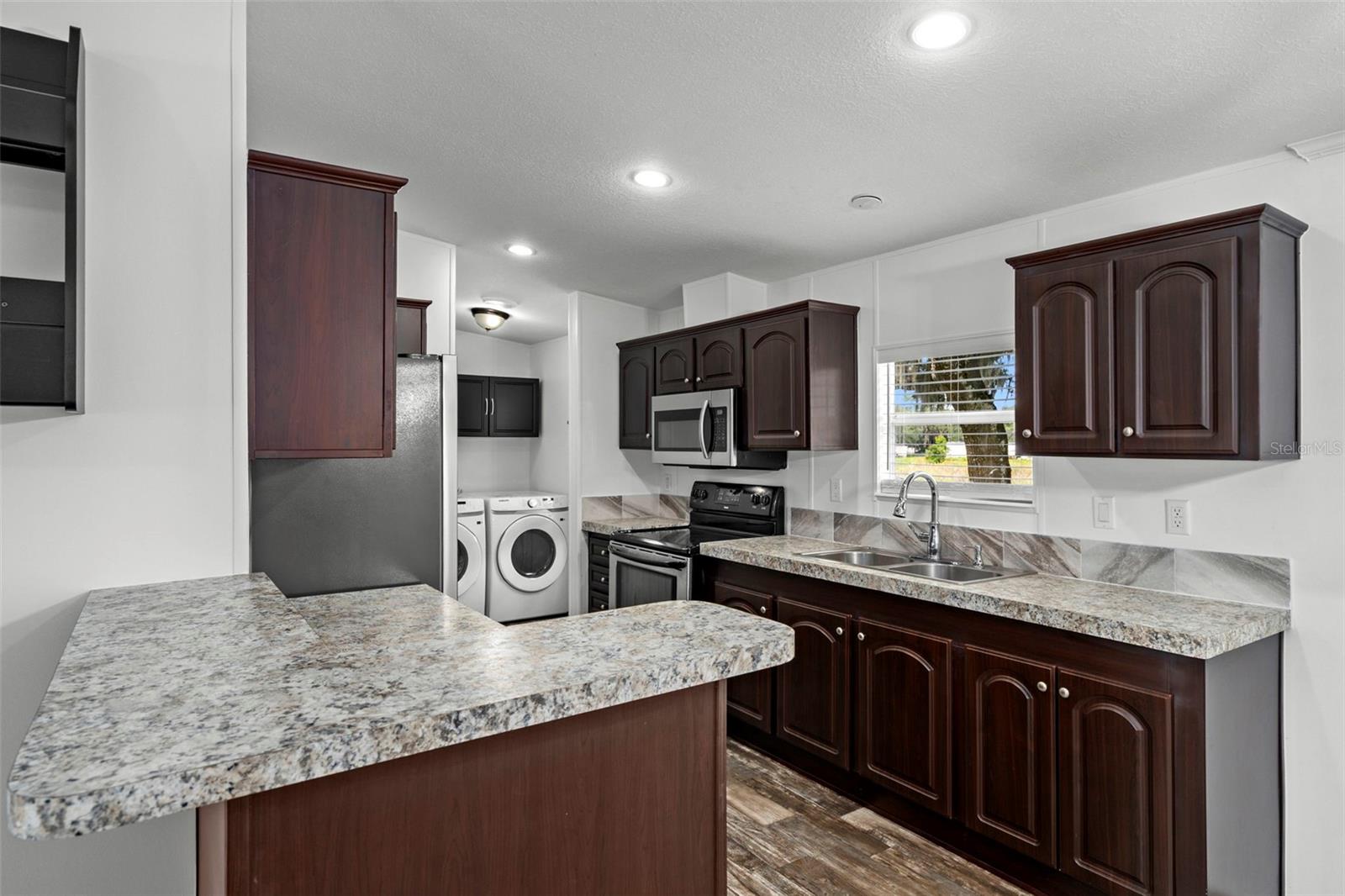 Image 12 of 37 For 5920 Whisper Point