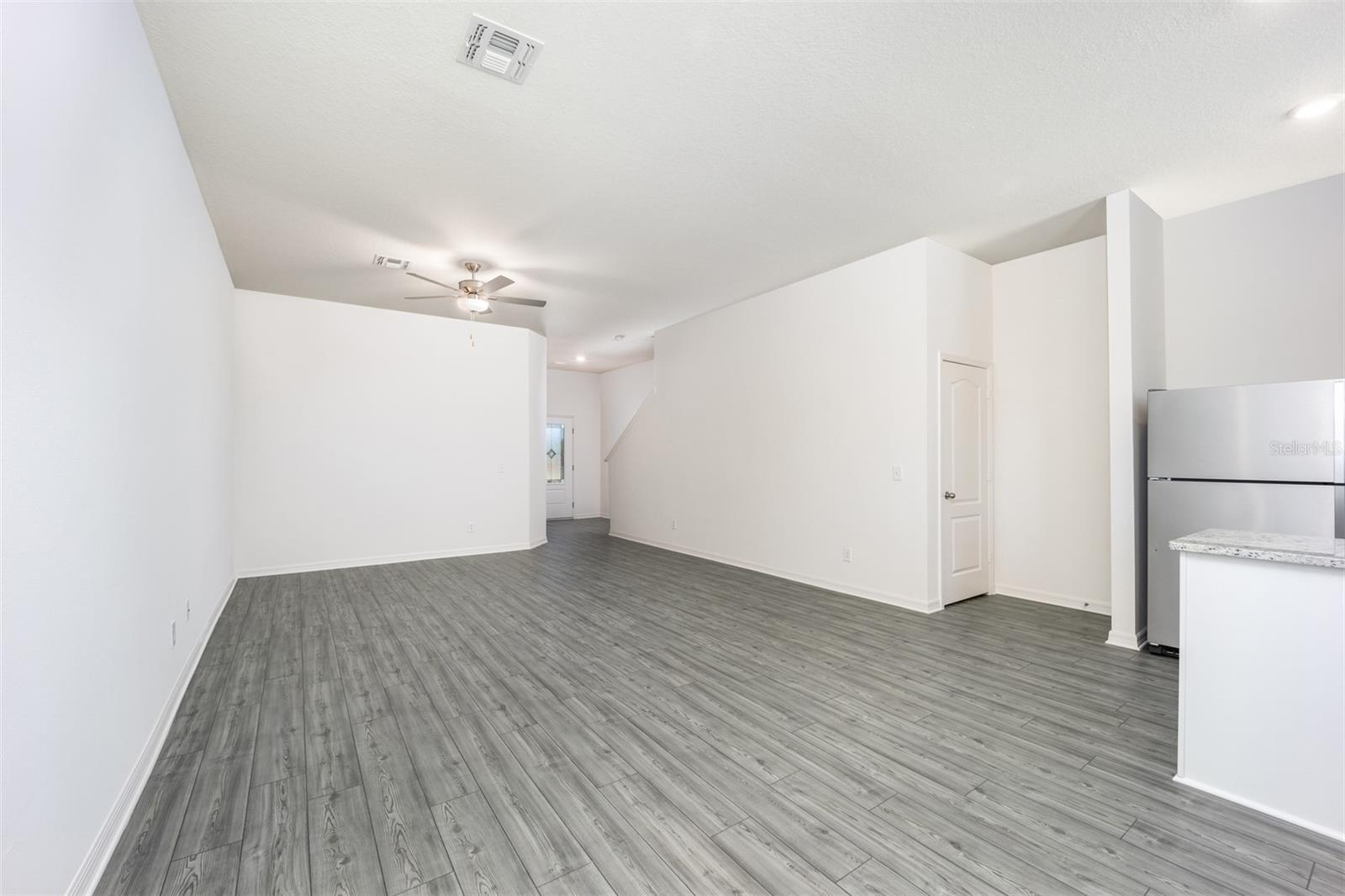 Image 4 of 16 For 690 Poppy Lane