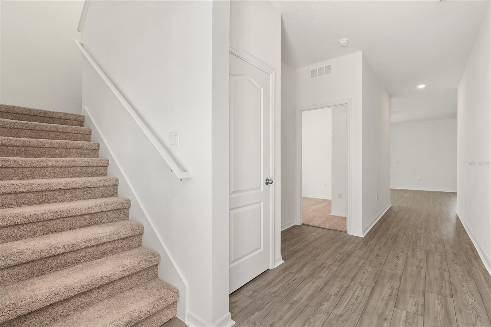 Image 12 of 25 For 1790 White Elephant Loop