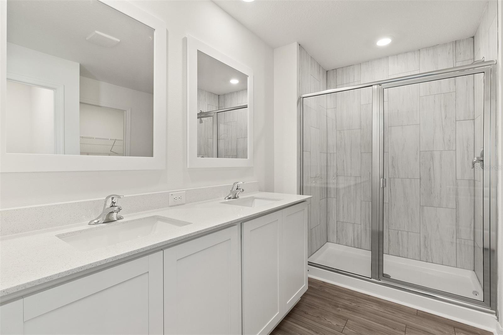 Image 16 of 25 For 1790 White Elephant Loop