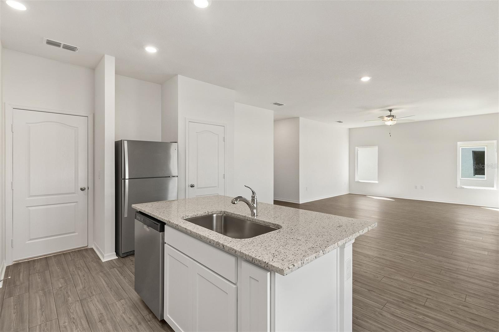 Image 8 of 25 For 1790 White Elephant Loop