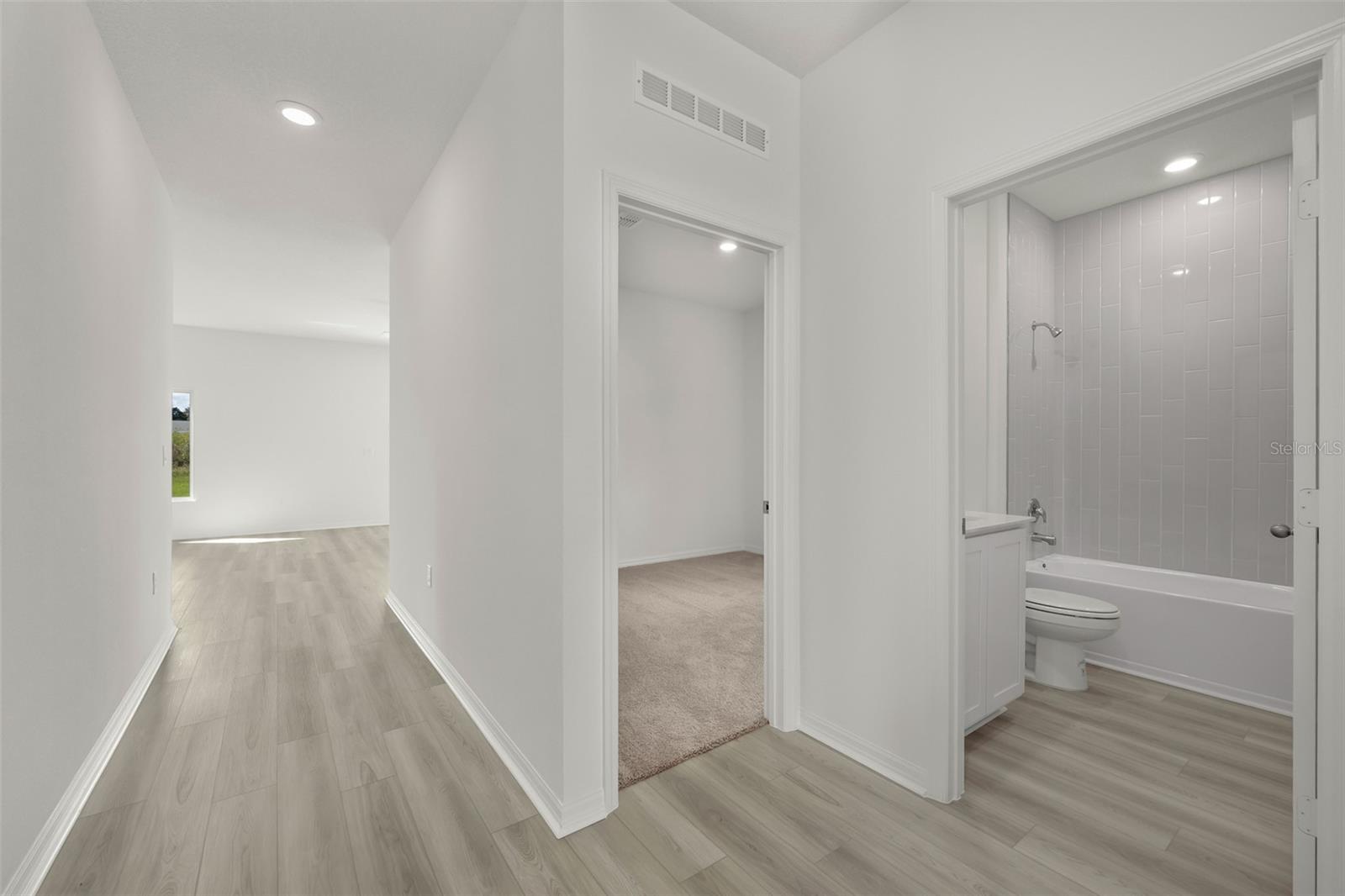 Image 24 of 31 For 1774 White Elephant Loop