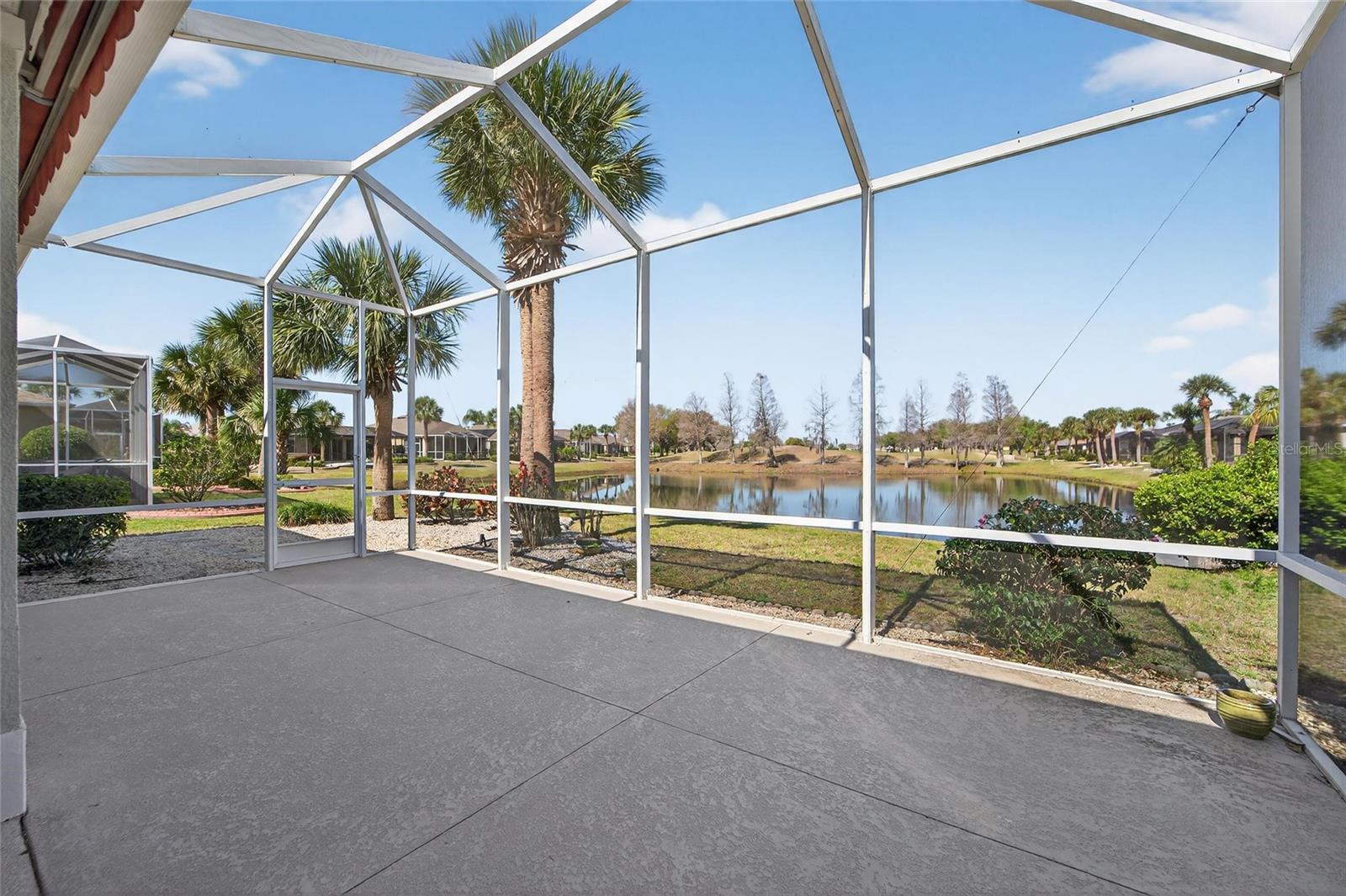 Image 25 of 47 For 915 Regal Manor Way