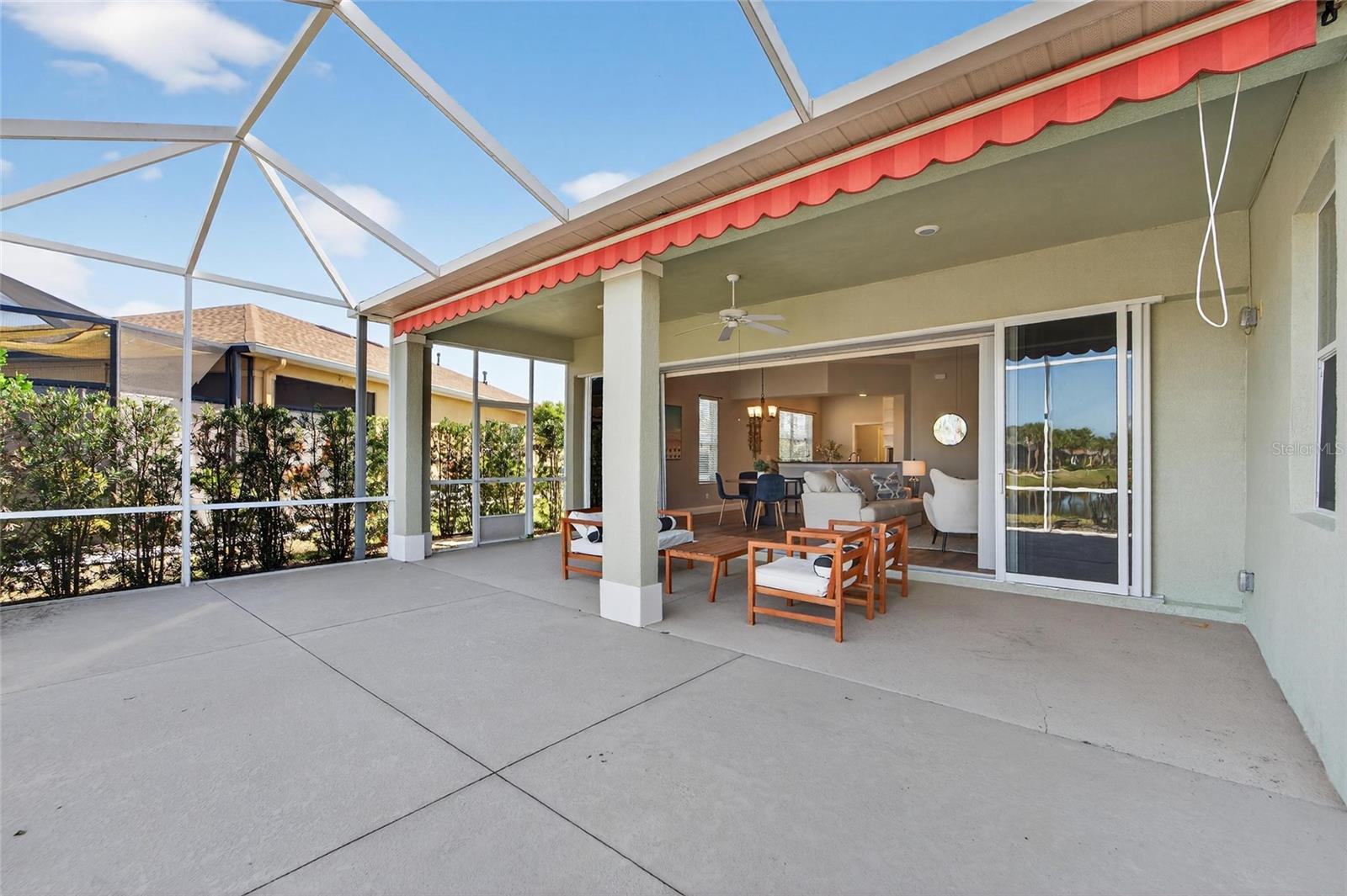 Image 26 of 47 For 915 Regal Manor Way