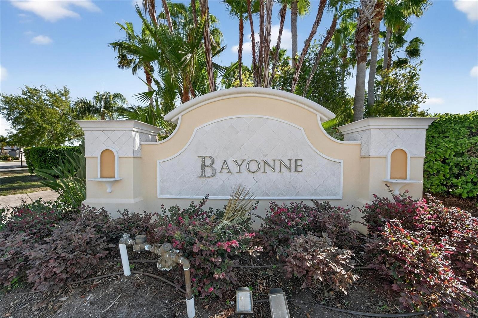 Image 34 of 47 For 915 Regal Manor Way