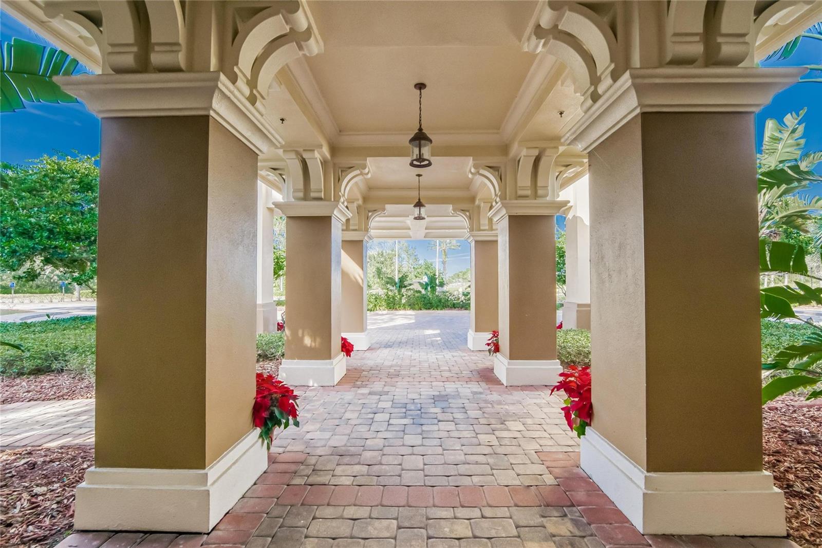 Image 40 of 47 For 915 Regal Manor Way