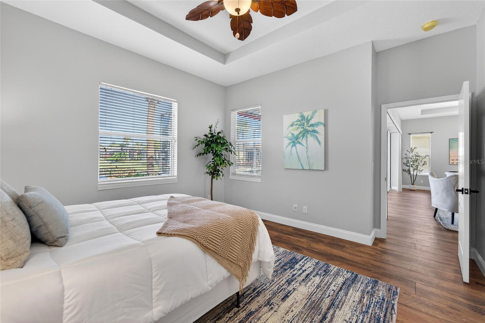 Image 6 of 47 For 915 Regal Manor Way