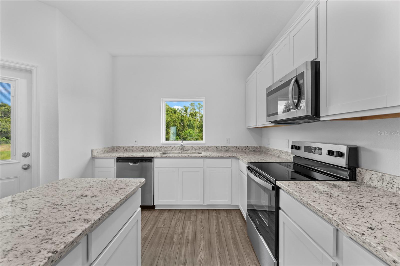 Image 4 of 23 For 576 Bay Leaf Drive