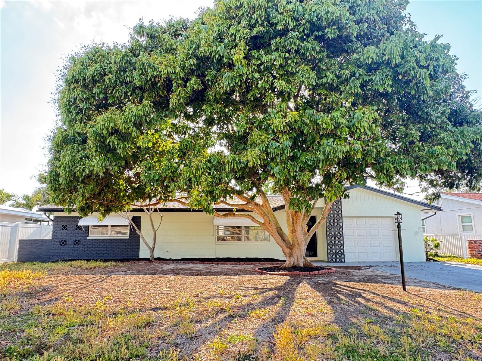 Details for 8484 120th Street, SEMINOLE, FL 33772