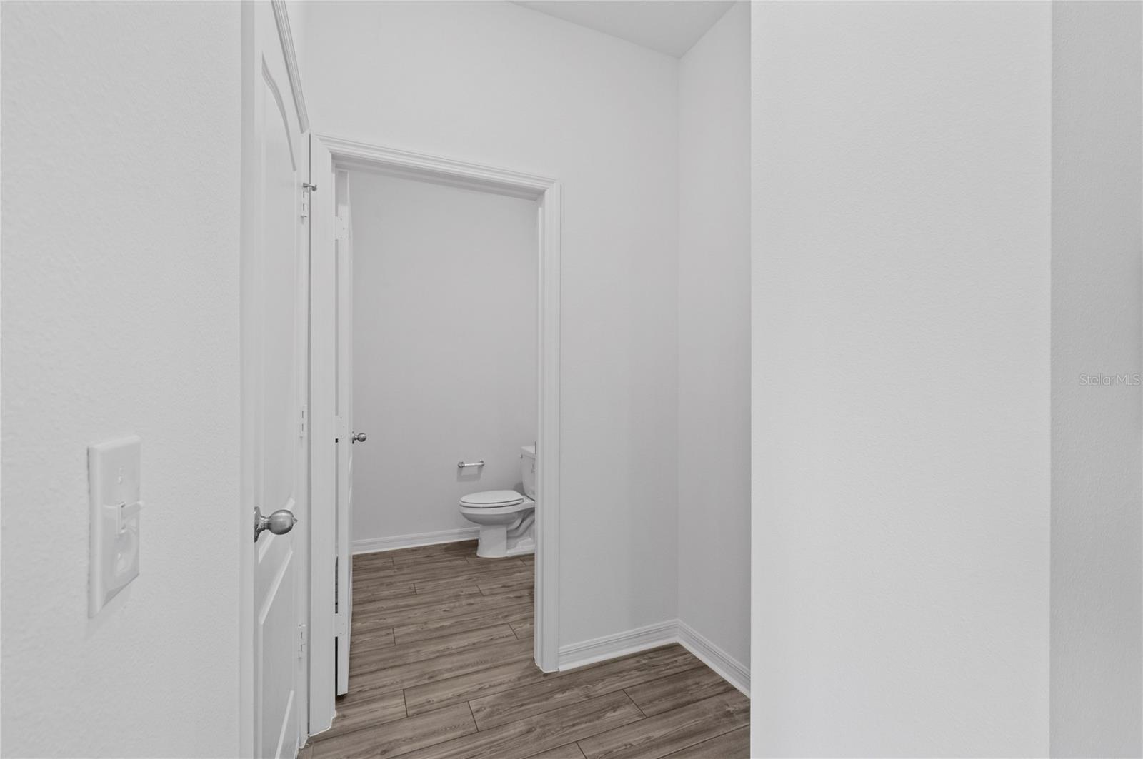 Image 6 of 23 For 560 Bay Leaf Drive